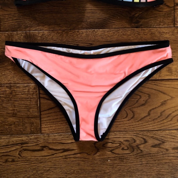 Victoria Secret Bikini - Picture 3 of 8